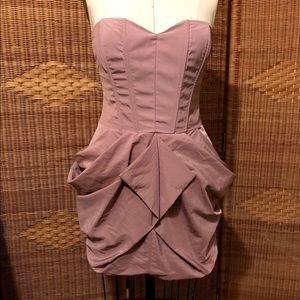 🌹Strapless mini dress with intricately draped skirt and adjustable back lacing